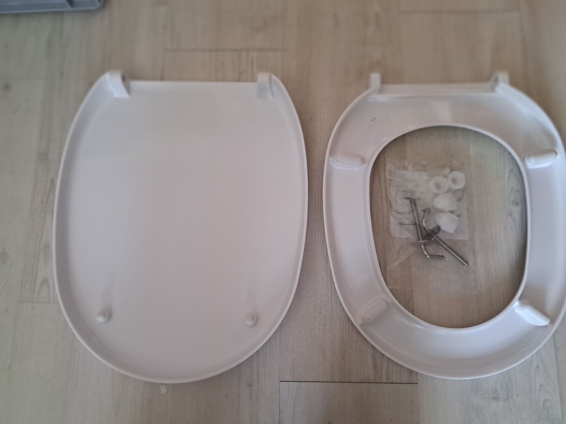 WC: Twist WC - Garnitur c702-0201 – Neuf avec emballage d'origine à Tegerfelden par Spick67 5