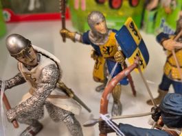 2 Ritterfiguren  Spielfiguren Schleich G