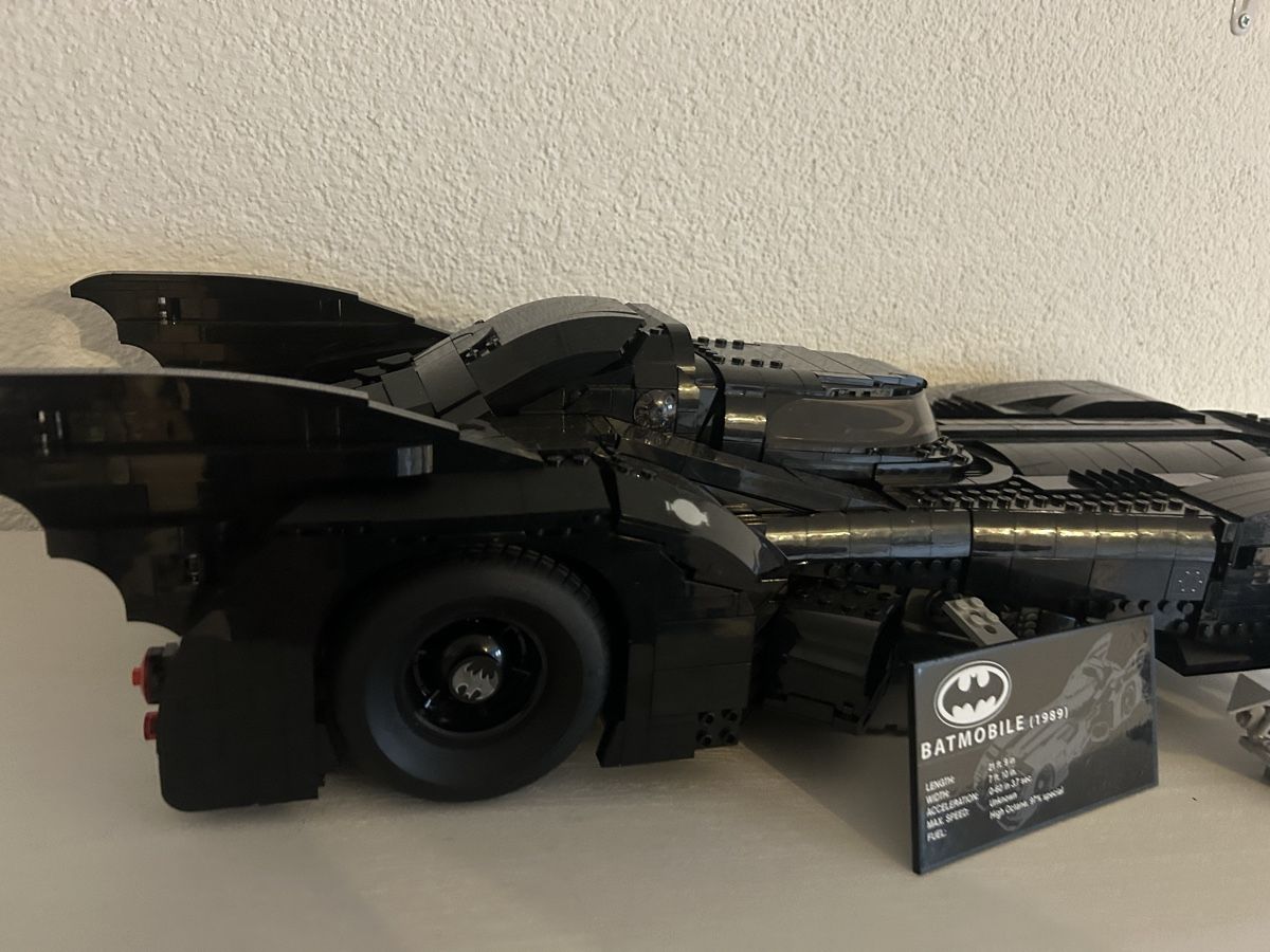 Lego Jeux de construction: LEGO 76139 Batmobile 1989 mit Figuren – D'occasion à Wegenstetten par Pumukel85 1