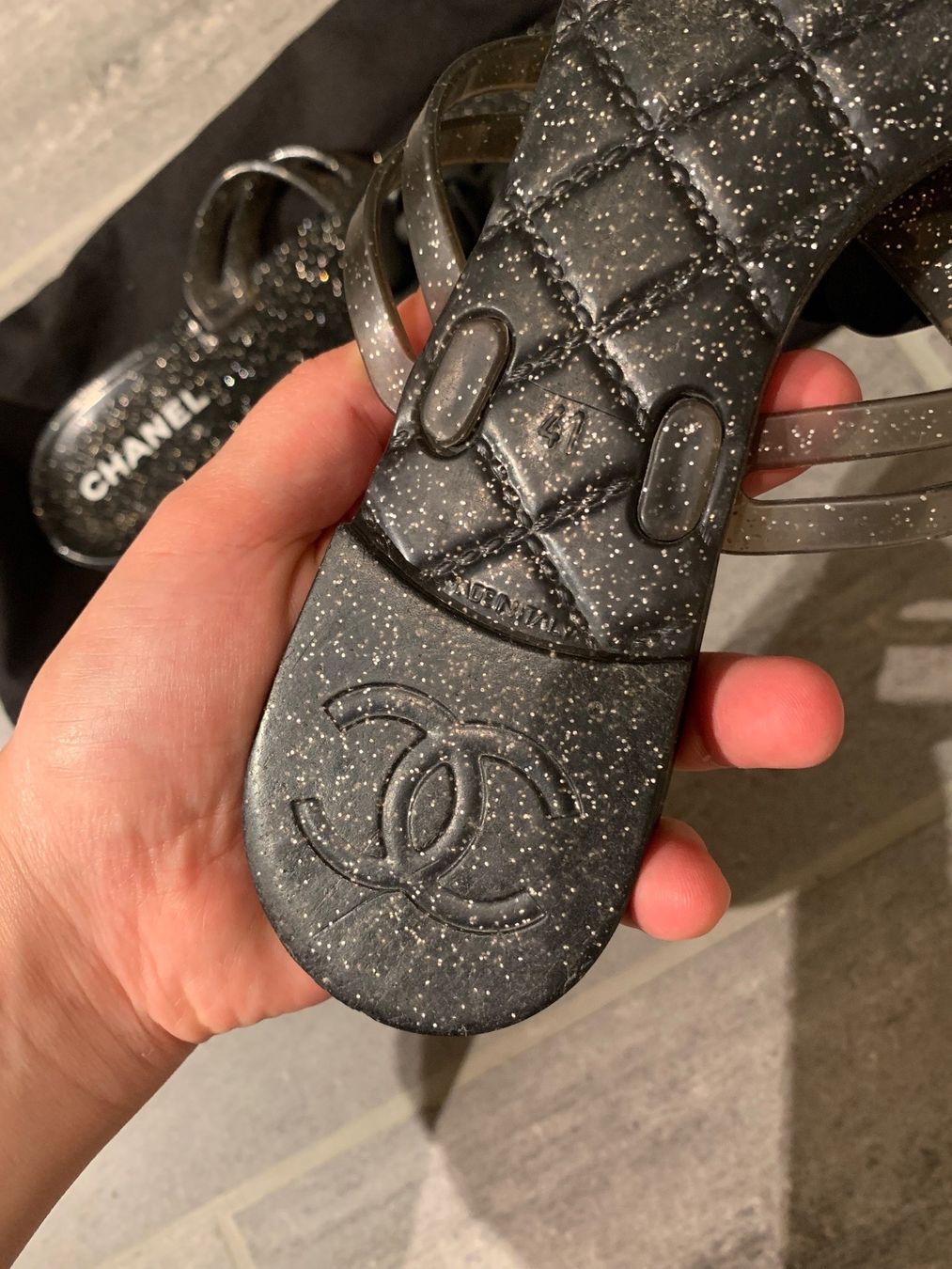 Chanel Scarpe da donna: Flip-Flops Chanel – Usato da Zell LU venduto da AliAli24 4