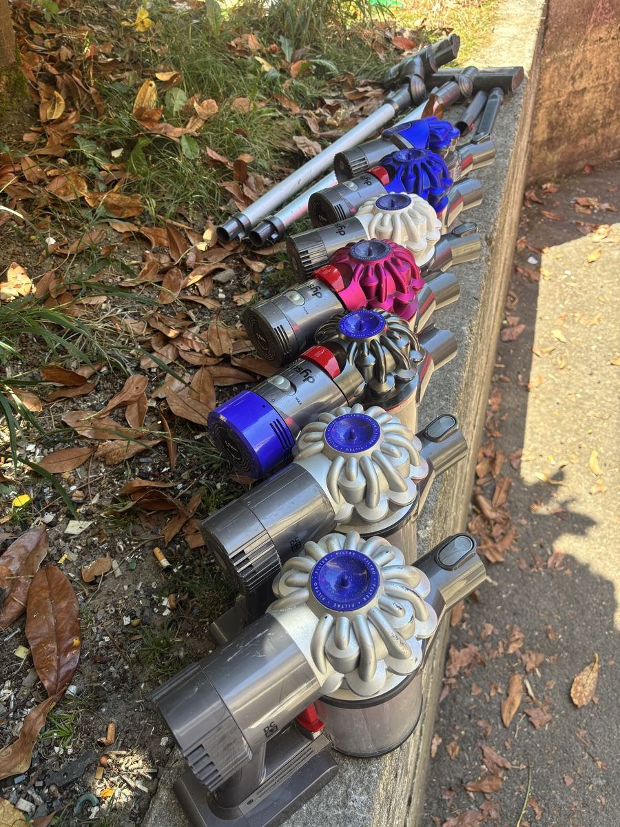 Dyson Staubsauger & Zubehör: 7x dyson aspirateur – Gebraucht aus Lausanne von ram_77s8 1