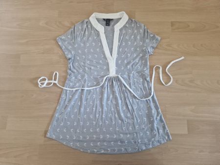 Umstands-Shirt. Grösse L hellgrau mit Muster