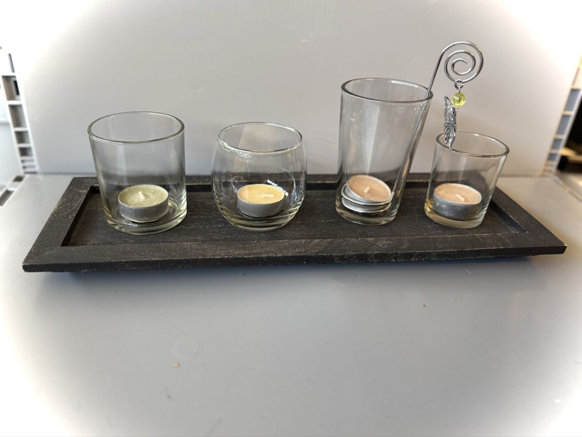 Tutte le decorazioni: Windlicht-Set mit 4 Gläsern, Holztablett, Herbstdeko – Nuovo (secondo la descrizione) da Oberägeri venduto da eladiel