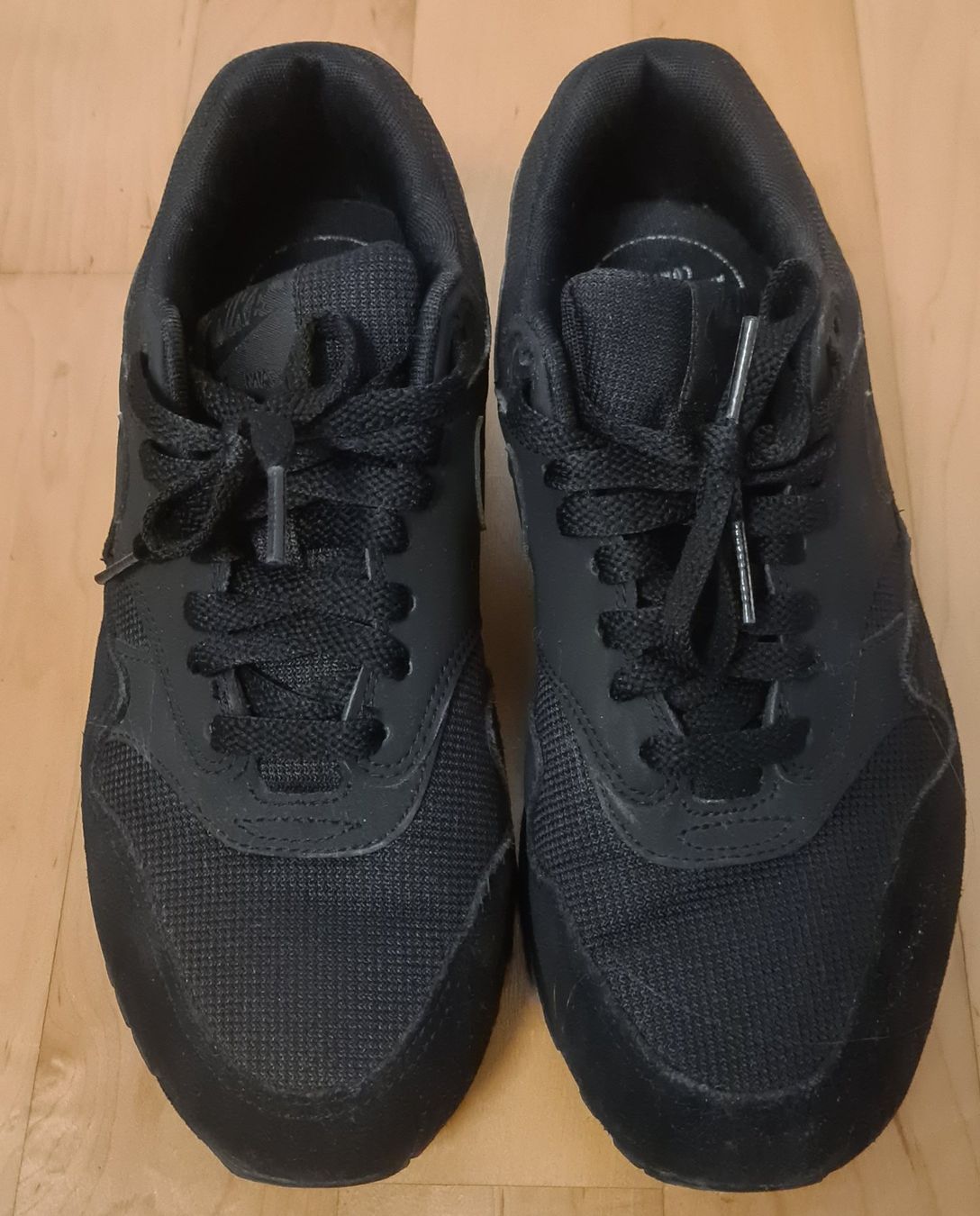 Nike Chaussures femmes: Nike Air Turnschuhe – D'occasion à Glattpark(Opfikon) par ejo_m8fr 1