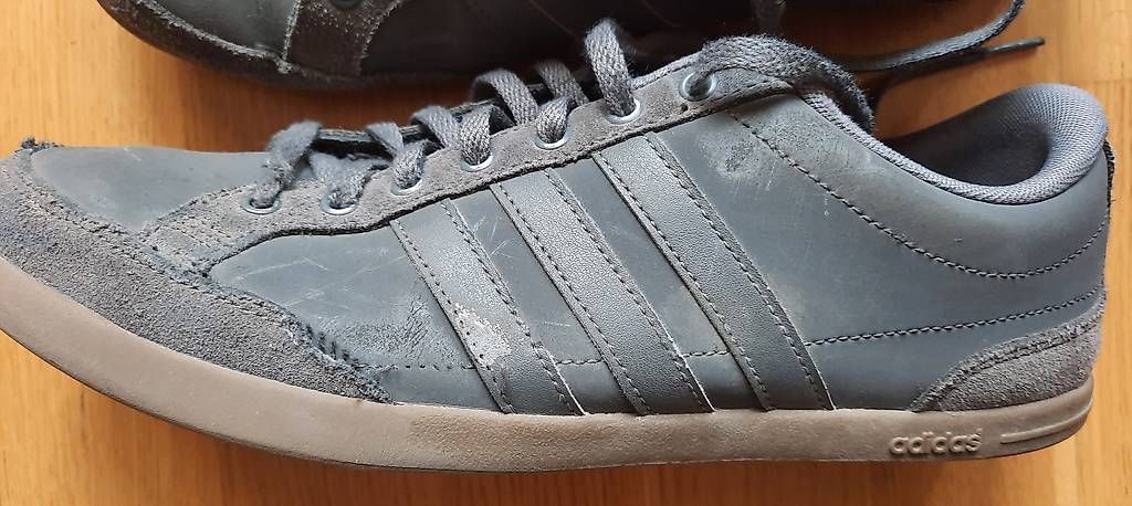 Scarpe da uomo: ***ADIDAS*** Sneakers grau 44,5 – Usato da Wädenswil venduto da H2H_Secondhandshop 2