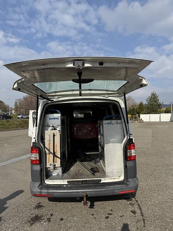 Véhicules utilitaires: VW T5 Transporter  – D'occasion à Pfäffikon par sefajali 2