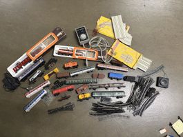 Lot de trains miniatures accessoires