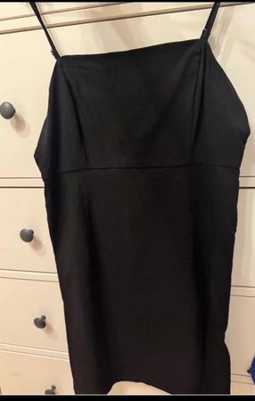 Elegantes Schwarzes Sommerkleid – Grösse M – Top Zustand!