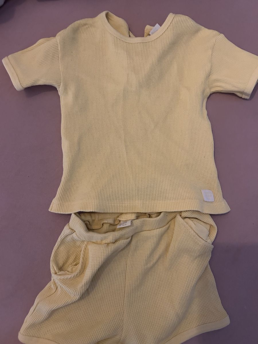 H&M Lotti & Set di vestiti: Sommer Set H+M Baby 92 Gelb – Usato da St. Gallen venduto da oli_ryy9 8