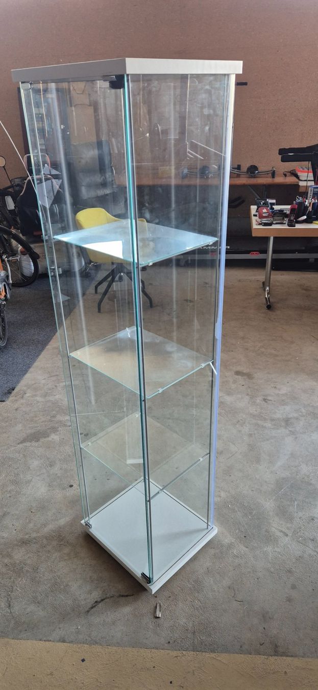 Vetrine: Glasvitrine – Usato da Oeschgen venduto da EHS_Betriebs