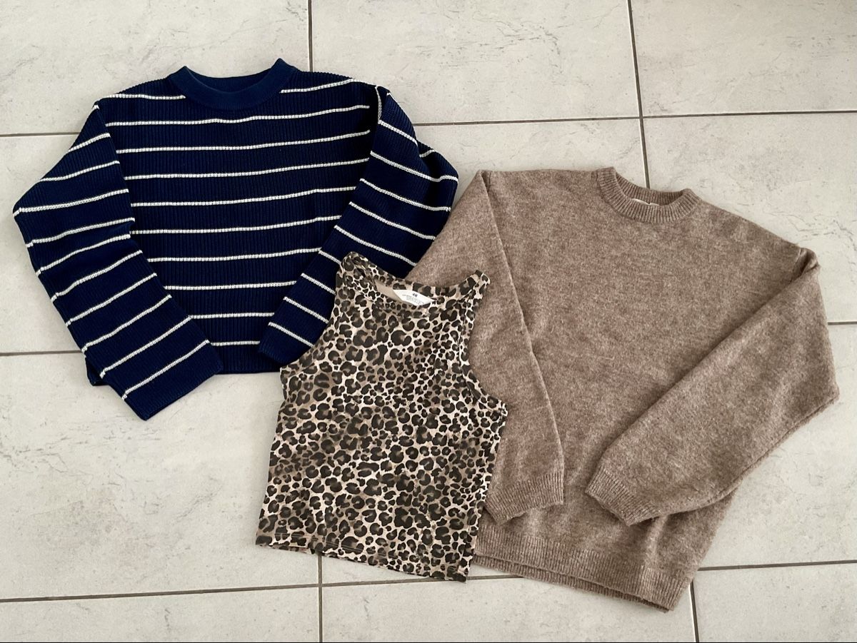 H&M Pullover & Sweatshirts: Pullover 2 Stück und 1 Top Grösse 158/164 – Gebraucht aus Wenslingen von dusty77