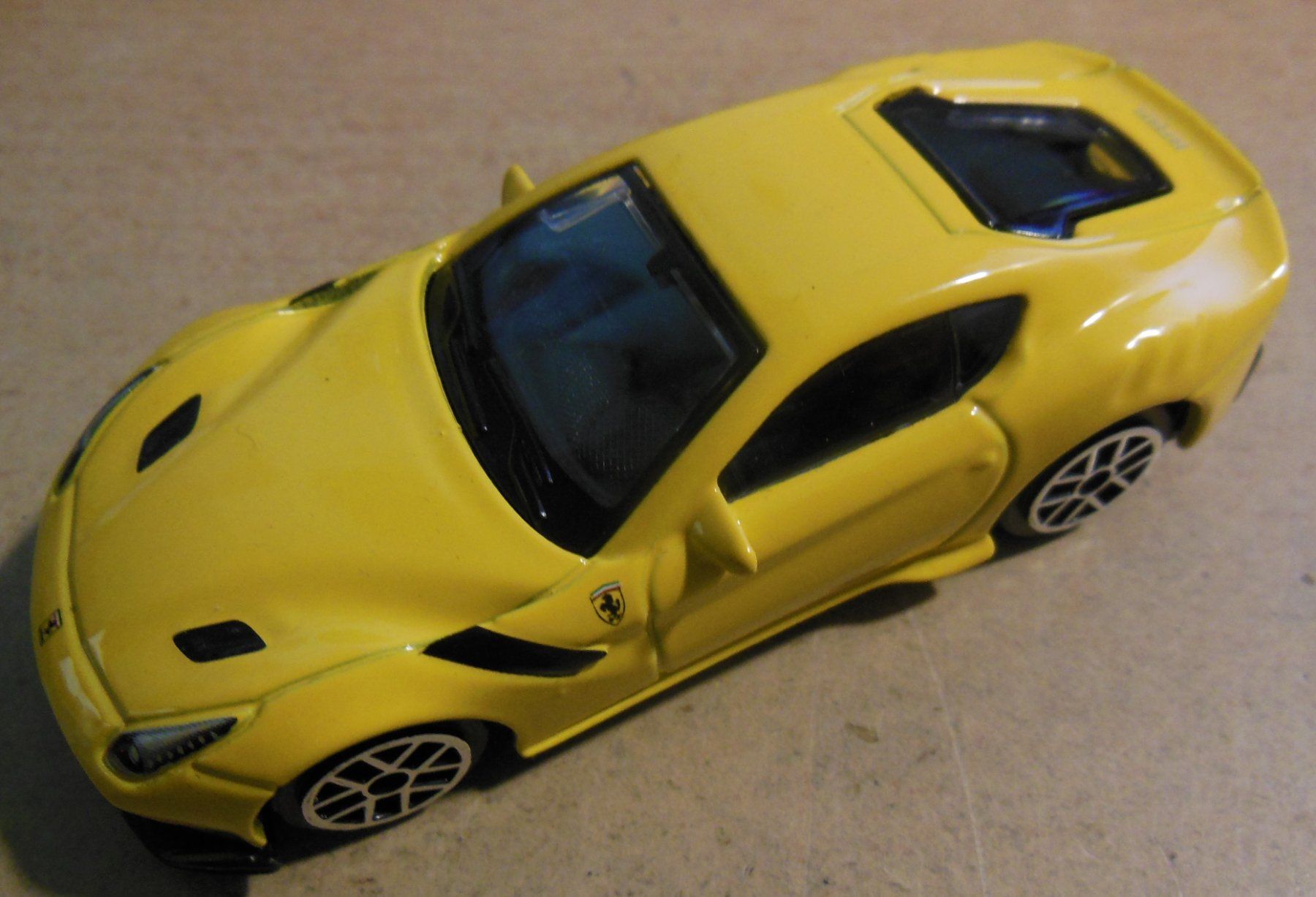 Bburago Modellini d'auto: Ferrari Modellauto 2 Stück von Bburago – Nuovo e nell'imballaggio originale da Münchwilen TG venduto da ecudos10 2