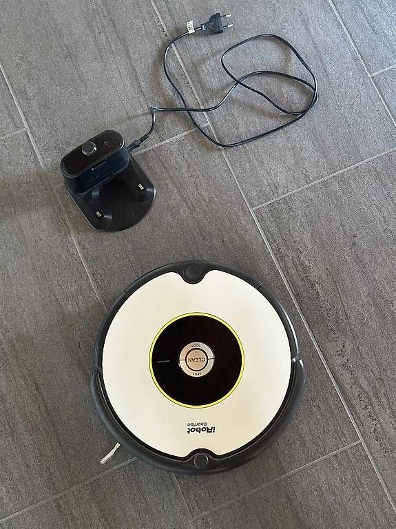 Staubsauger & Zubehör: iRobot Roomba Staubsauger – Gebraucht aus Buchs AG von lucazubi7 1