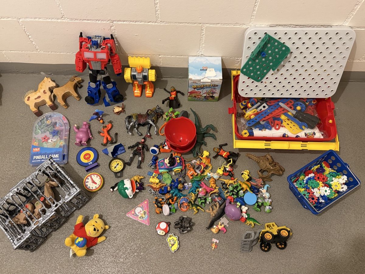 Jouets: Spielzeug Paket. Diverses – D'occasion à Leibstadt par Shopcity