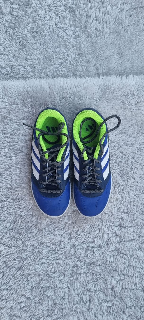 Decathlon Schuhe für Jungen: Basket decathlon T.33 – Gebraucht aus villaz st pierre von deborah9_ho