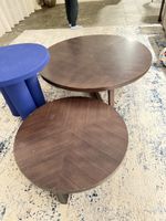 Couchtisch Set rund Holz dunkelbraun akzeptabler Zustand