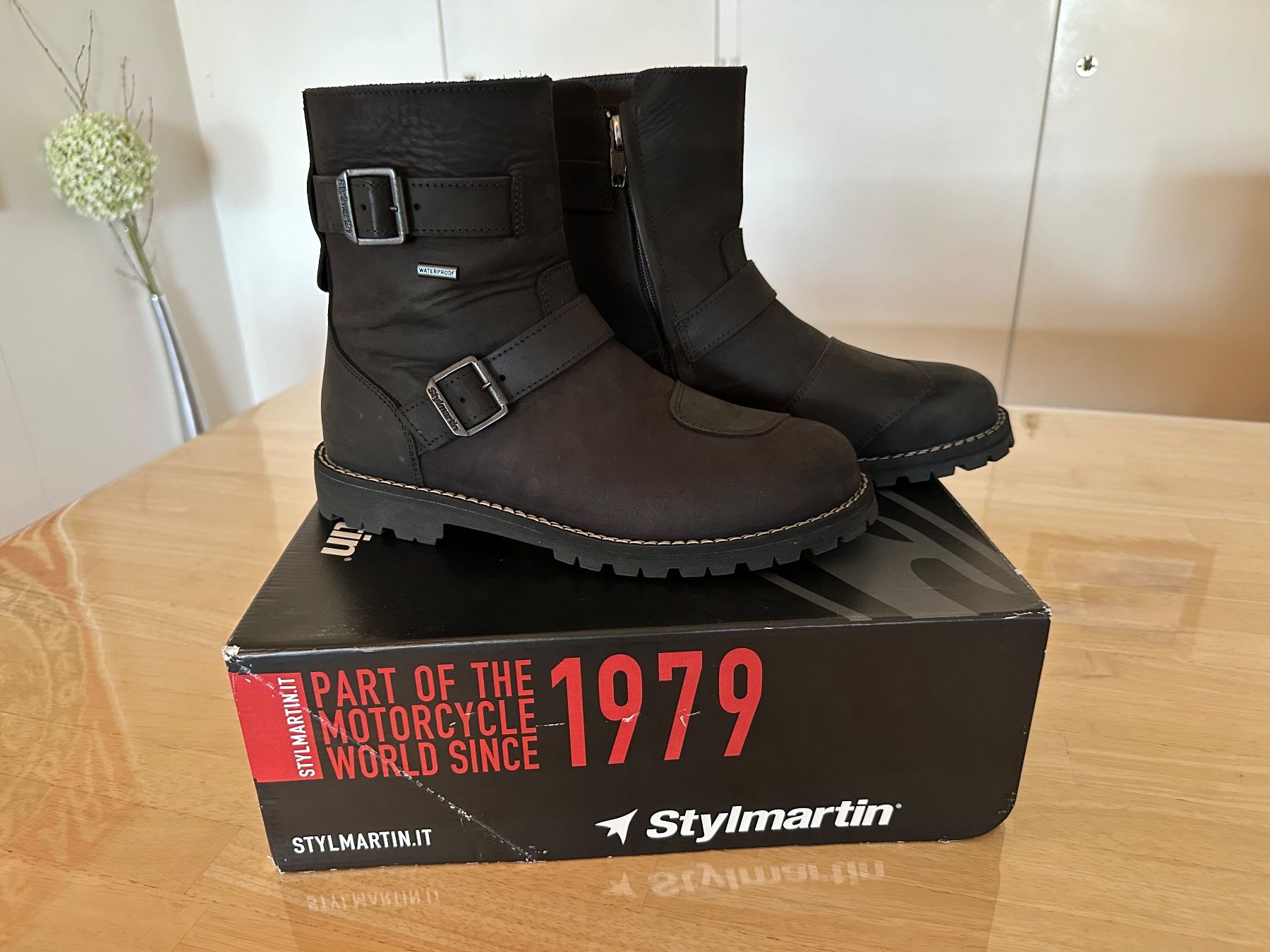 Scarpe da uomo: Bottes de moto Stylmartin Legend Mid WP – Nuovo (secondo la descrizione) da La Neuveville venduto da flodocha 7