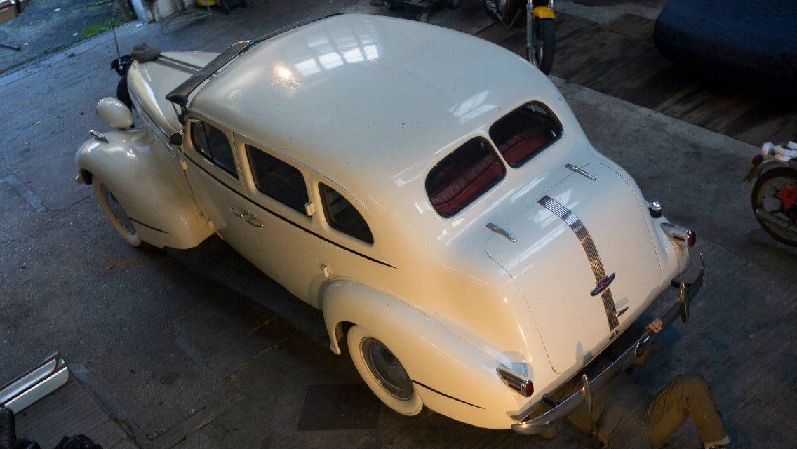 Pontiac Automobili: Pontiac De Lux 8 1937 – Usato da Zürich venduto da Bubballi 2