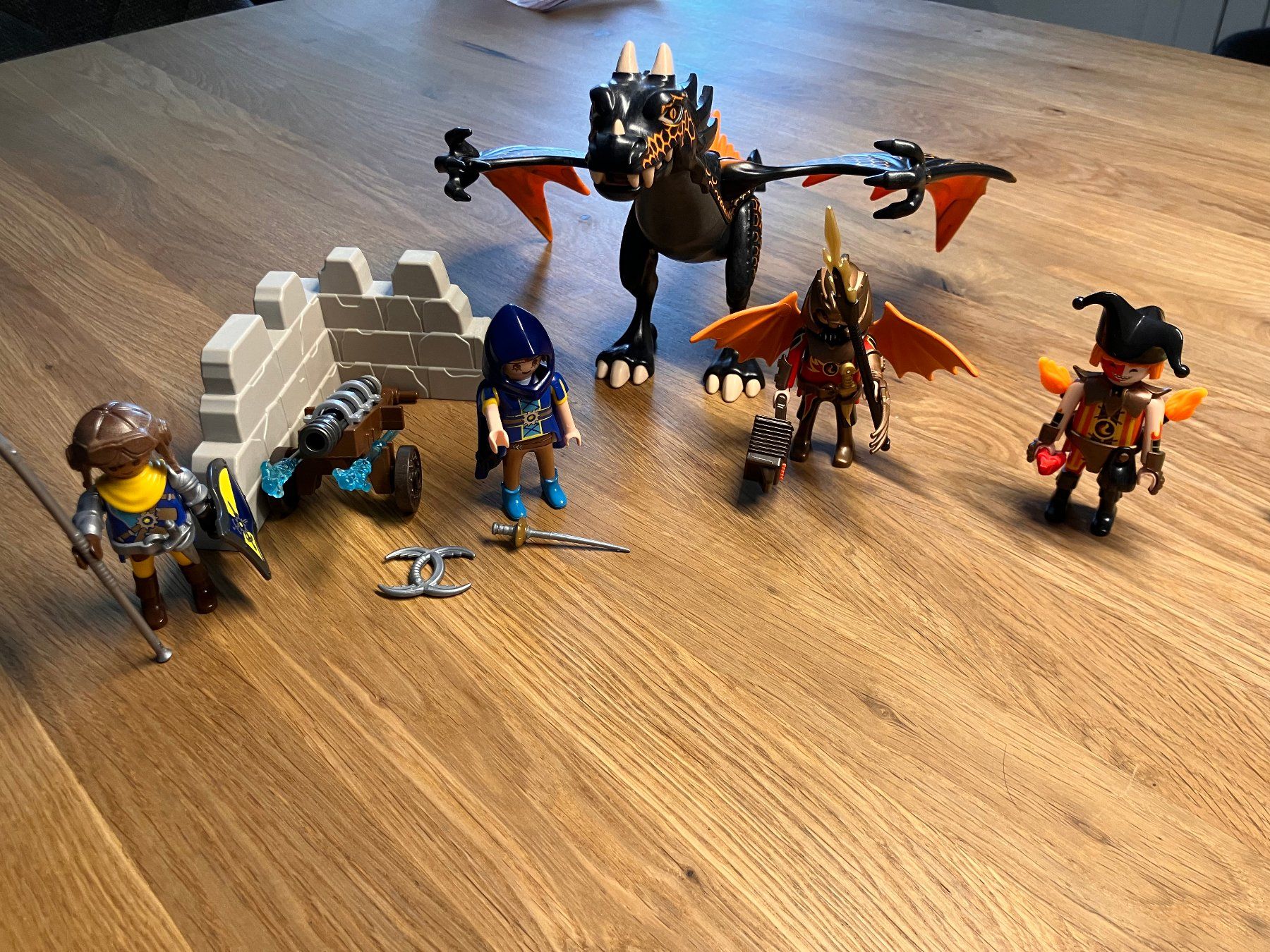 Playmobil Spielzeuge: PLAYMOBIL Novelmore Drachenattacke – Gebraucht aus Schlieren von Creichen1