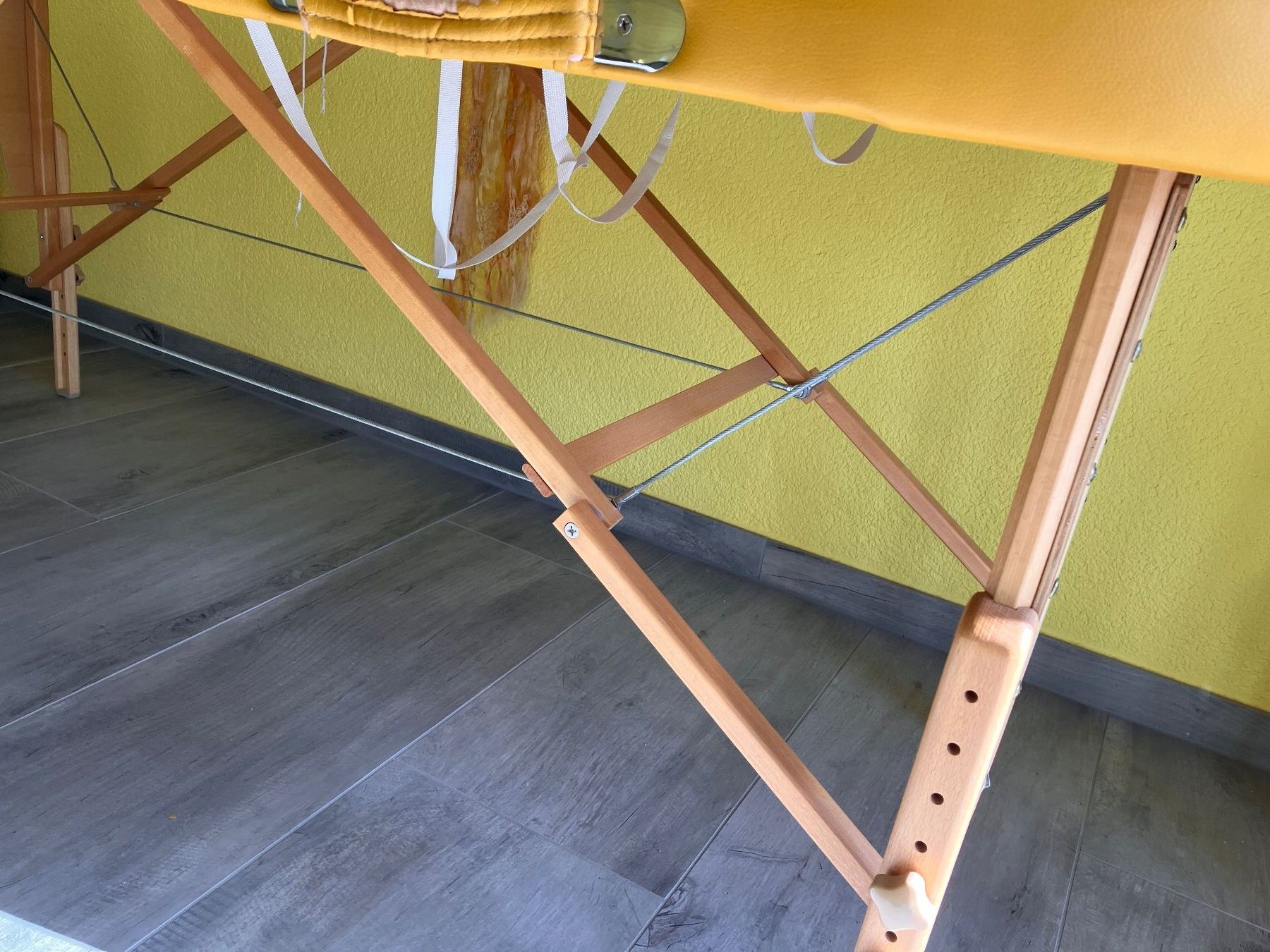 Chaises longues: Massageliege – Défectueux à Mühledorf SO par Huetzer 1