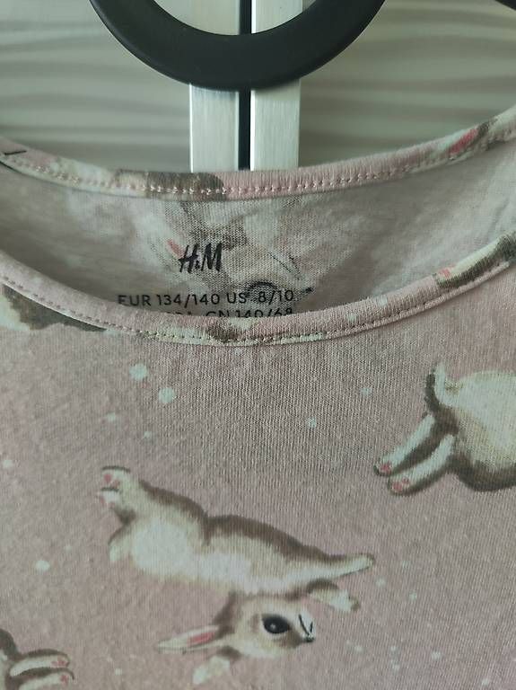 Lotti & Set di vestiti: Diverse Kleider 134/140 – Usato da Zürich venduto da aendiiii 1