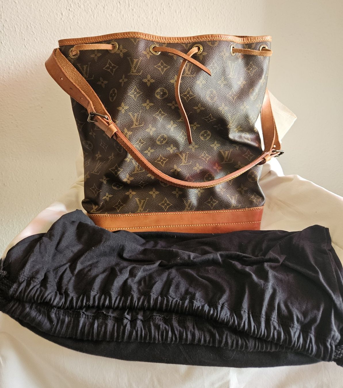 Taschen für Damen: Louis Vuitton - Handtasche – Gebraucht aus Zetzwil von Power4