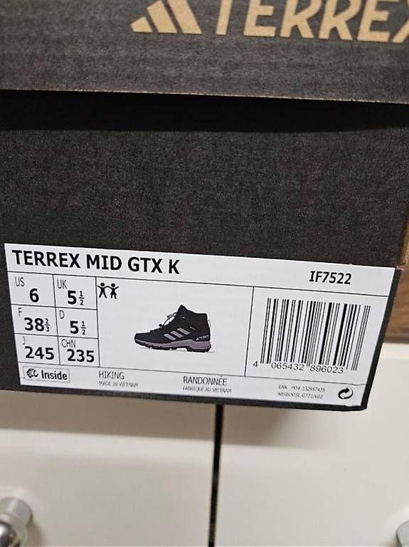 Scarpe per ragazzi: Kinderwanderschuhe Adidas Terrex GTX  38 2/3 – Usato da Uzwil venduto da Taiwan0 1