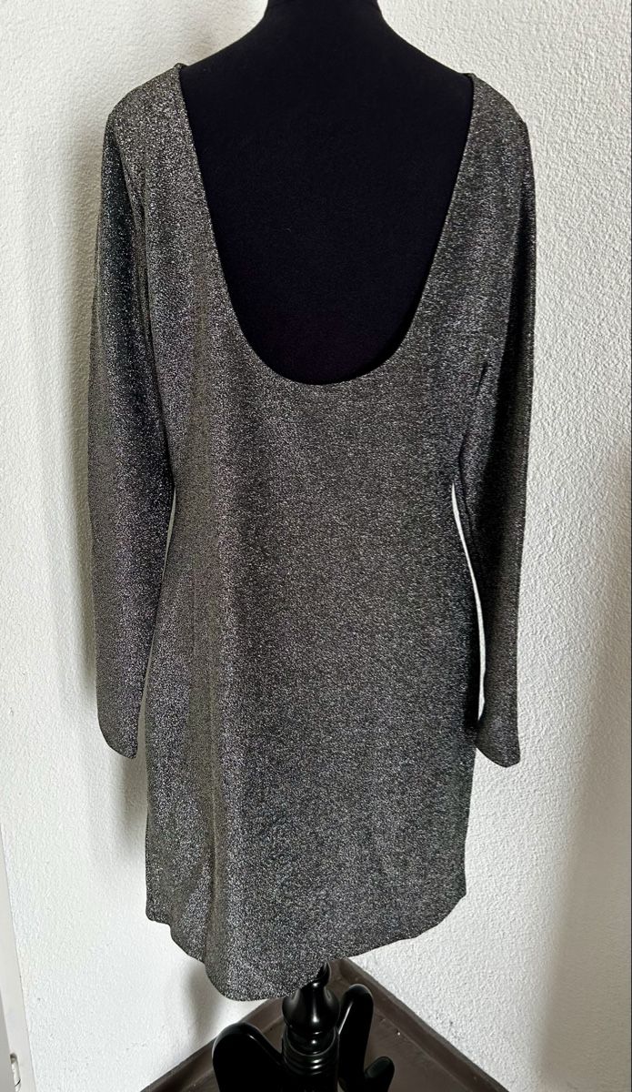 H&M Robes: Kleid m rückenfrei schwarz mit Silber  – Neuf (Voir description) à Siebnen par fulli2 1