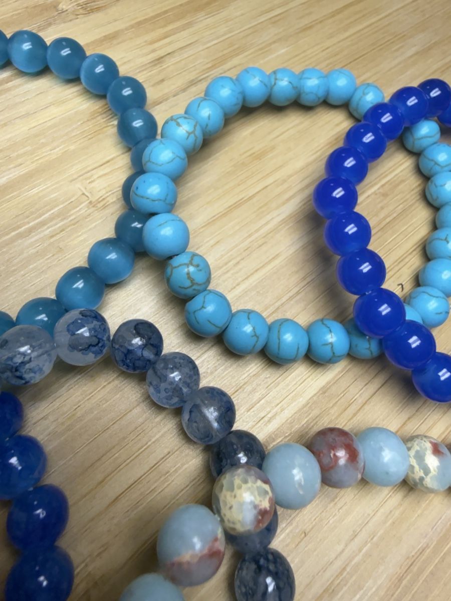 Bracciali & Braccialetti: Perlenarmbänder Set 6 Stück blau gemischt NEU – Nuovo e nell'imballaggio originale da Wald ZH venduto da Carloiten 2