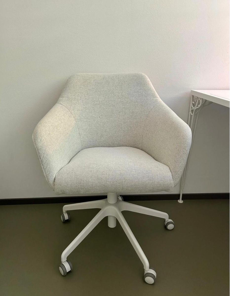 Ikea Stühle: Grau/Beiger Bürostuhl  – Neu (gemäss Beschreibung) aus Kriens von ben_t22y