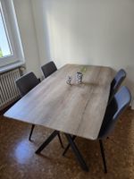 Esstisch mit 4 Stühlen zu verkaufen