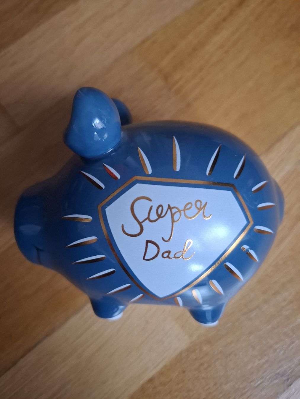 Salvadanai: Blaue Sparsau "Super Dad" – Nuovo (secondo la descrizione) da Biel/Bienne venduto da AvasTheGreatest 2