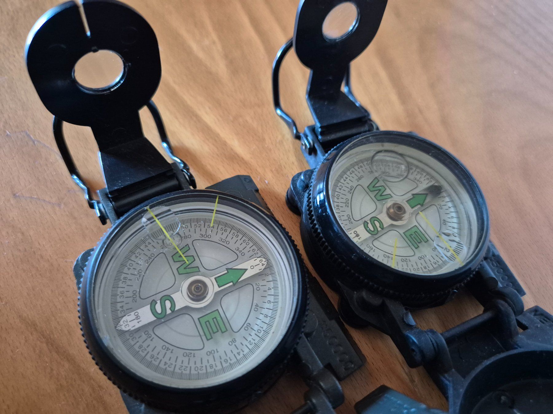 GPS & Strumenti di misurazione: 2 boussoles / 2 compass – Usato da Monthey venduto da McAuthor 4