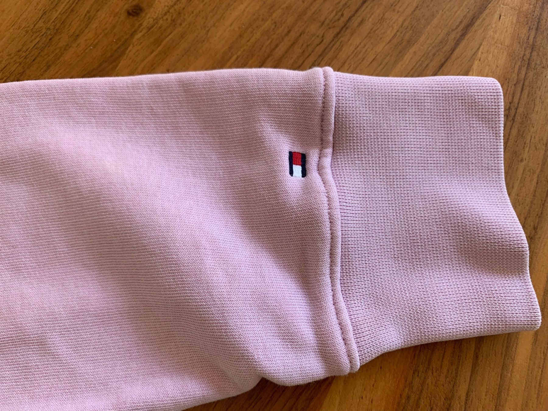 Tommy Hilfiger Maglioni & Felpe: TOMMY HILFIGER rosa Pullover Gr. XS – Usato da Meiringen venduto da littlered-ridinghood 2