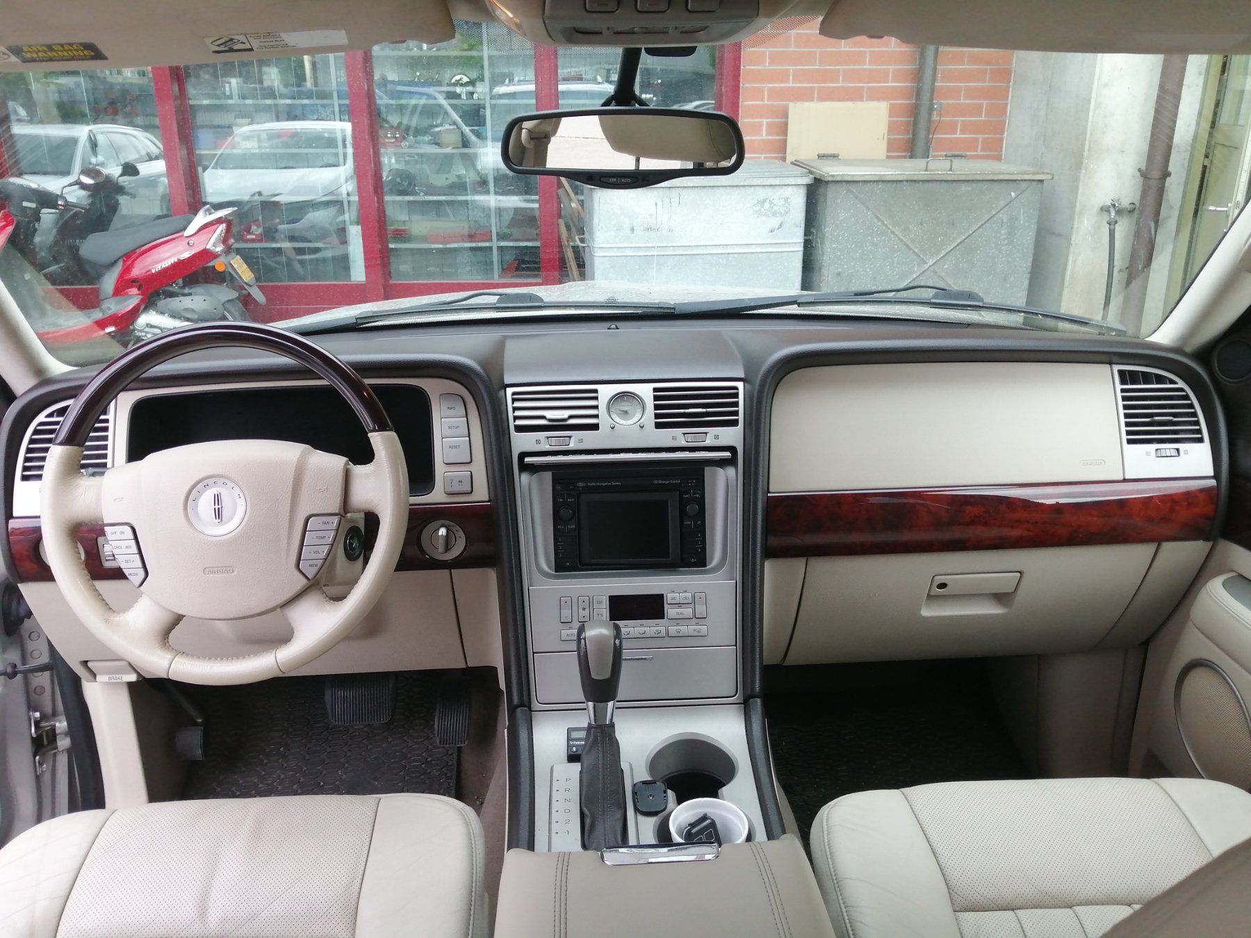Automobili: Lincoln Navigator – Usato da Wildegg venduto da Enginev8 4
