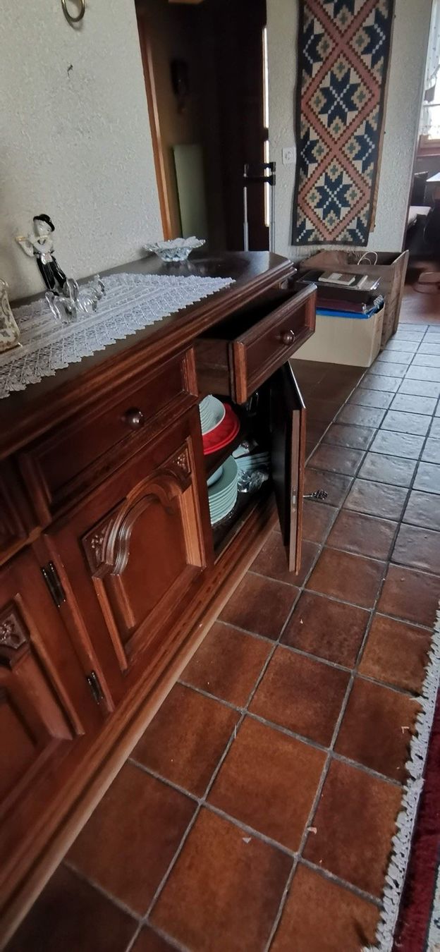 Büffets: Buffet en bois massif - style classique – Gebraucht aus Bern von hakcel 1
