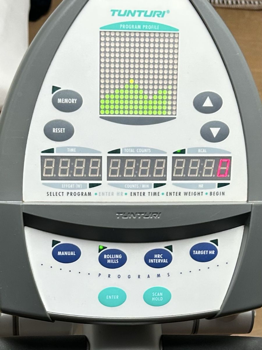 Tunturi Hometrainer: TUNTURI Crosstrainer – Usato da Immensee venduto da lau_7lts 2