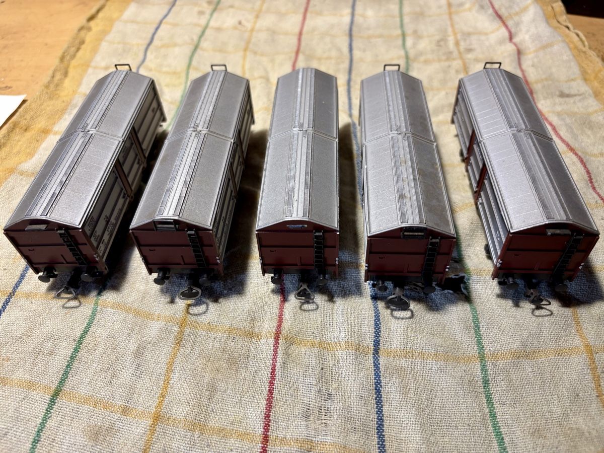 Roco Modellini di ferrovie: Roco  5 Güterwagen H0 – Usato da Balsthal venduto da hammer008 1