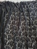 Spitze schwarz