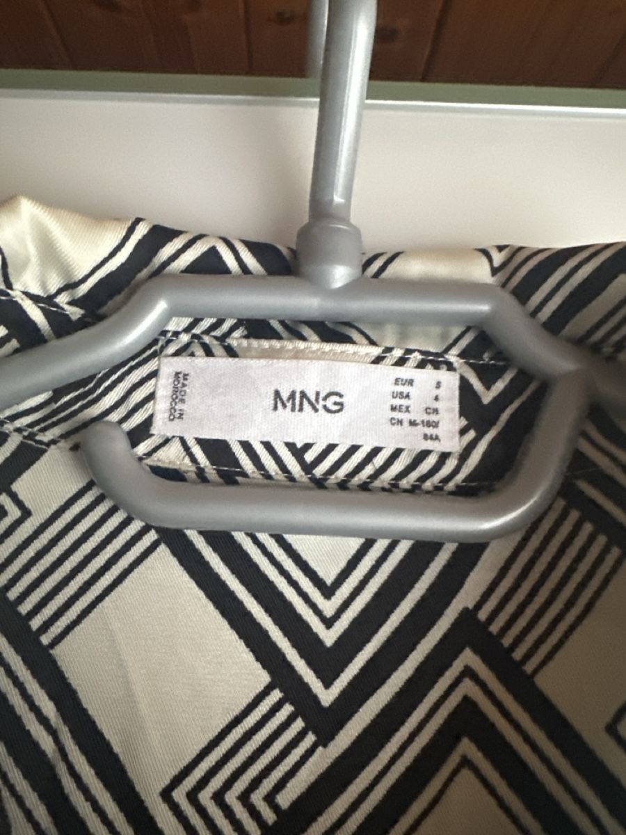 Mango Chemisiers: MNG Mango Bluse Grösse S schwarz/weiss – D'occasion à Buchs AG par tifena 1
