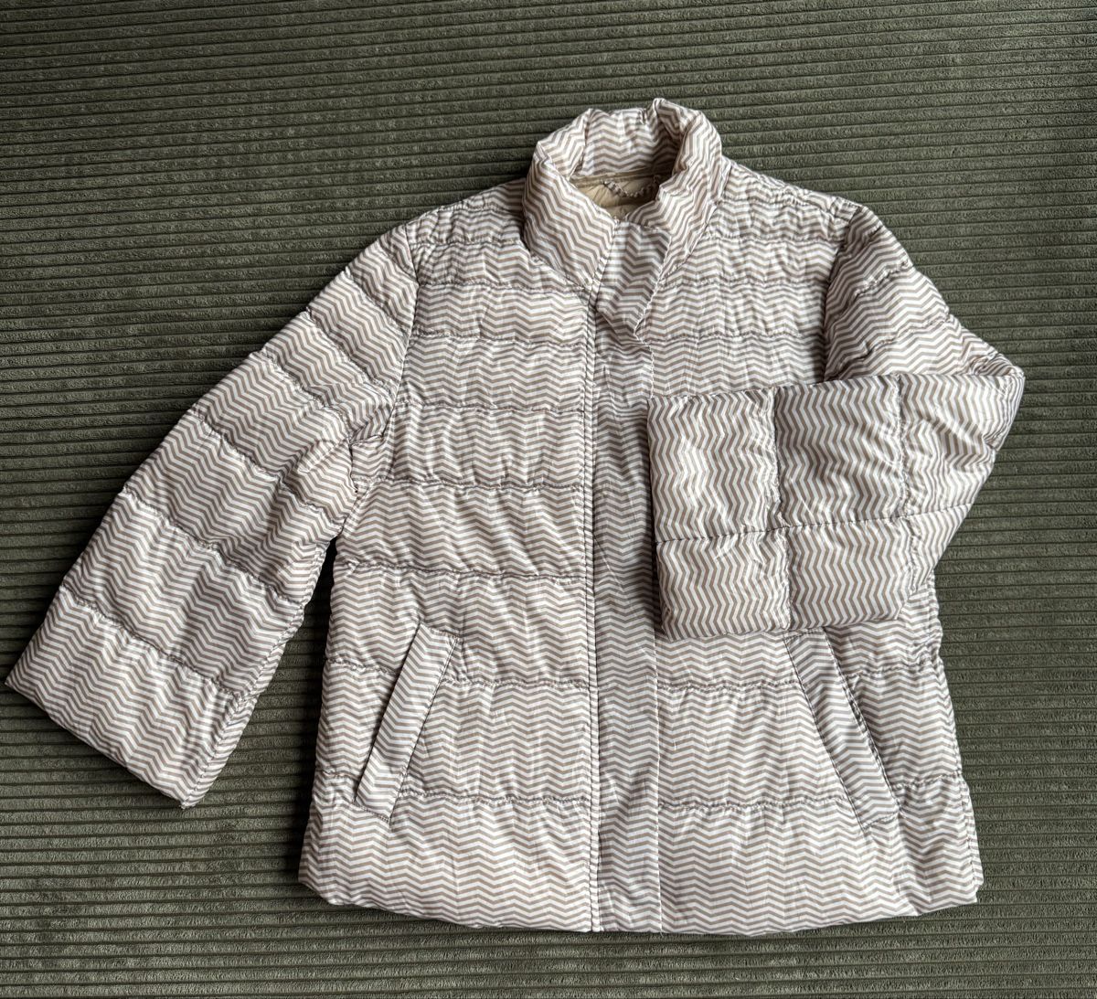 Benetton Jacken: Benetton beige puffer jacket – Gebraucht aus Zürich von ari_cr2f 1