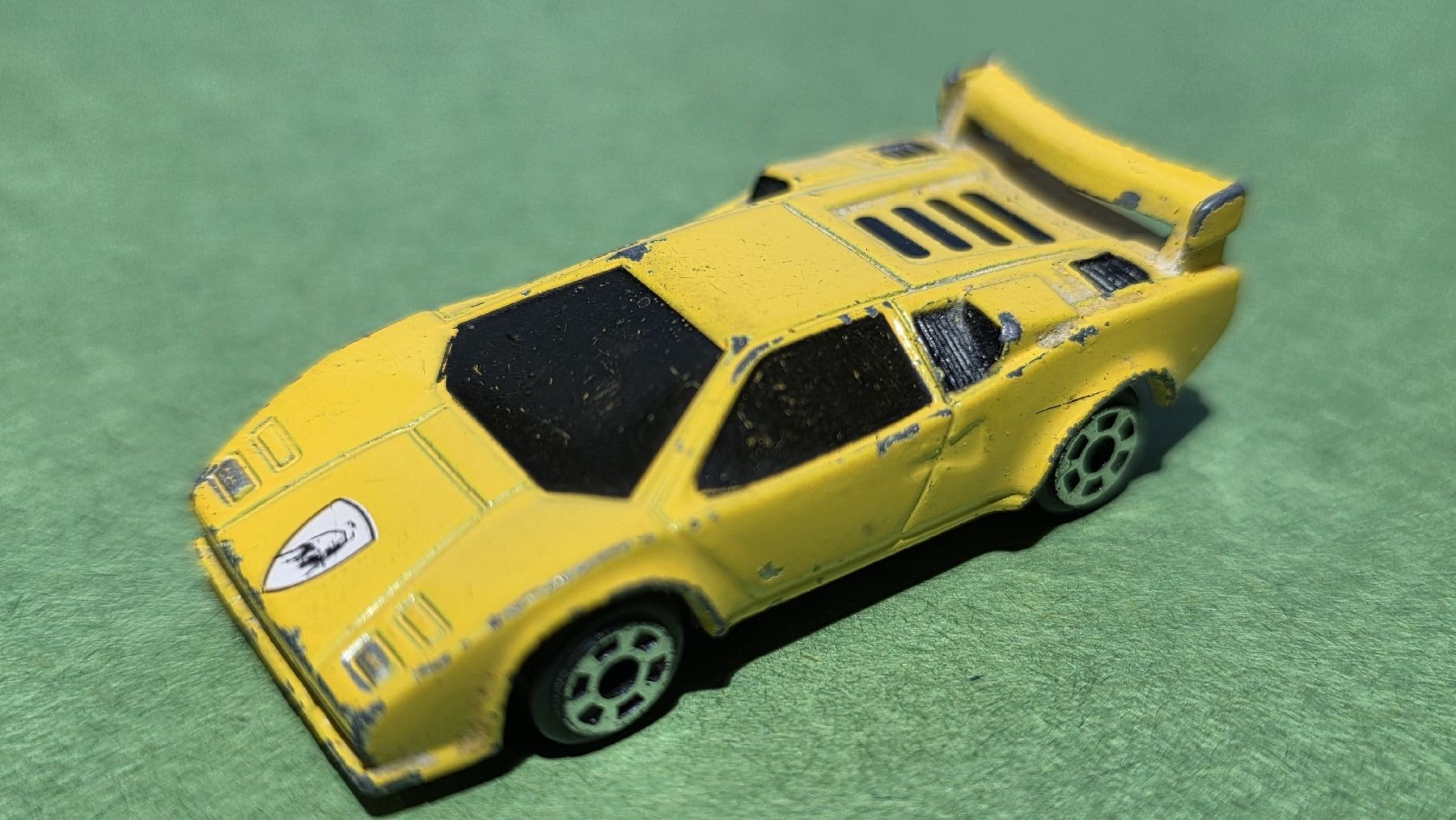 Matchbox Modellini d'auto: Matchbox Superfast Minis 1990 - Lamborghini Countach – Usato da Burgdorf venduto da MIDICLORIAN