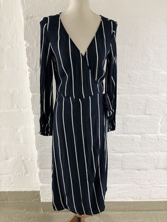 Dam Wickelkleid,Gr.36;H&M