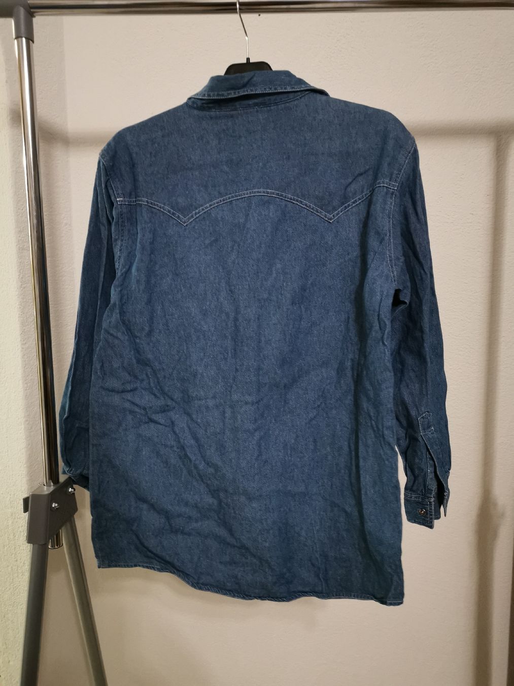 Blusen: Stylisches Jeanshemd Grösse S – Gebraucht aus Bonaduz von TheCahenzli 1