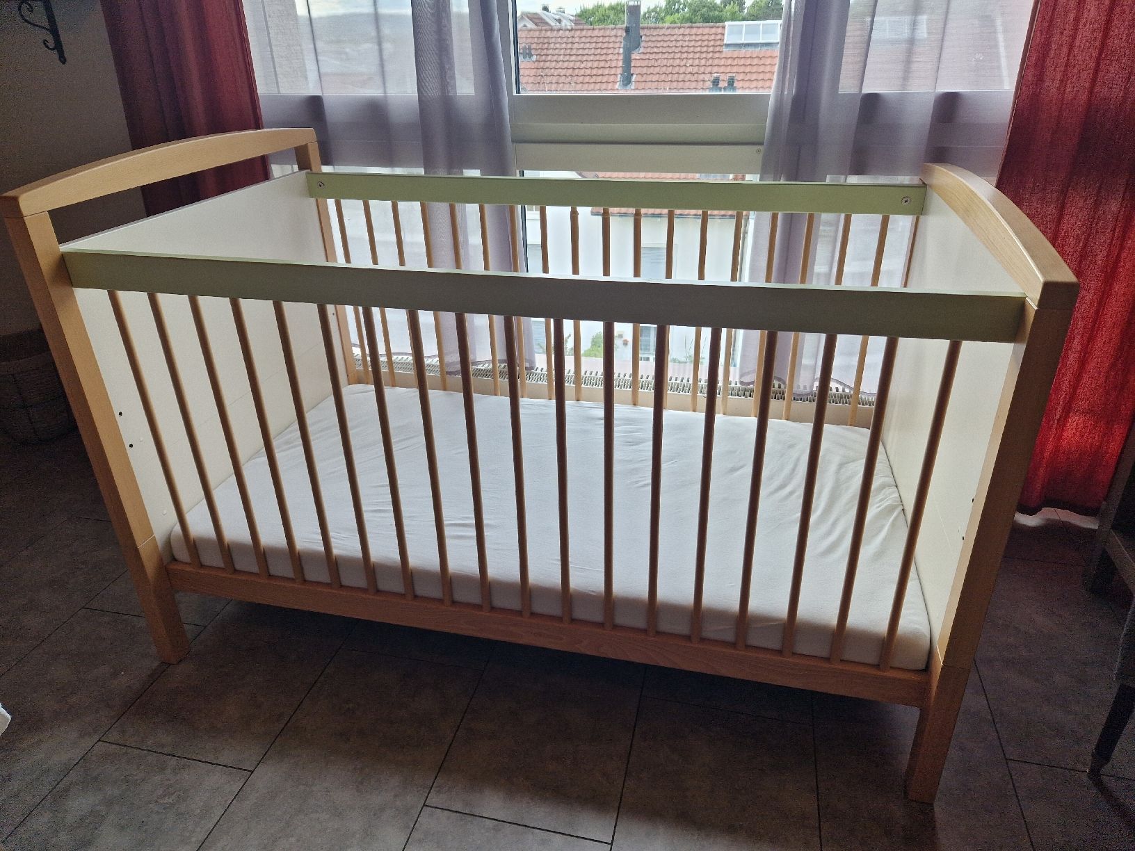 Geuther Lits: Babybett höhenverstellbar – D'occasion à Zufikon par Ngigi