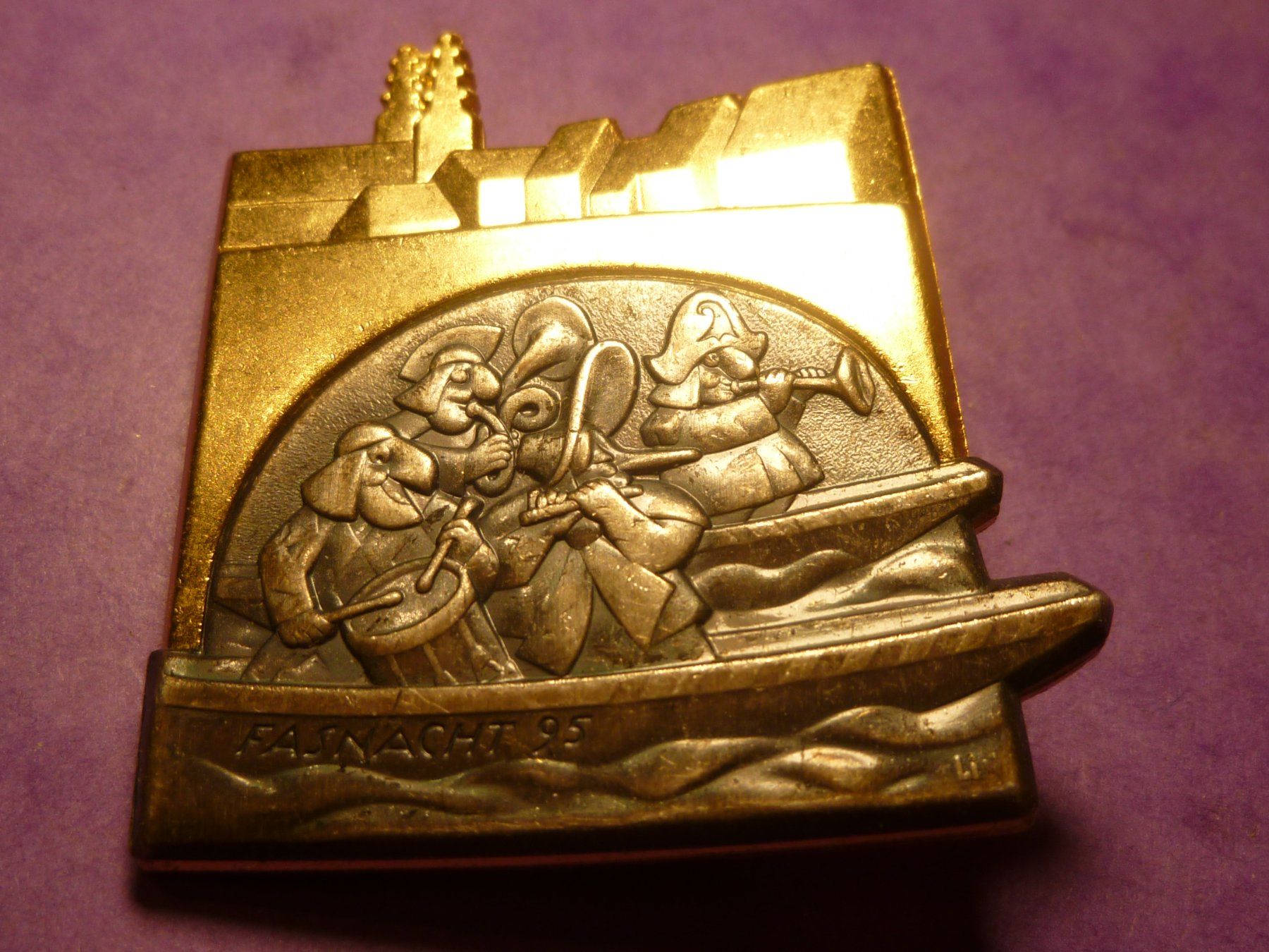 Plaquettes & Badges: BASEL 1995 GOLD – D'occasion à Ried (Muotathal) par Mandarin02