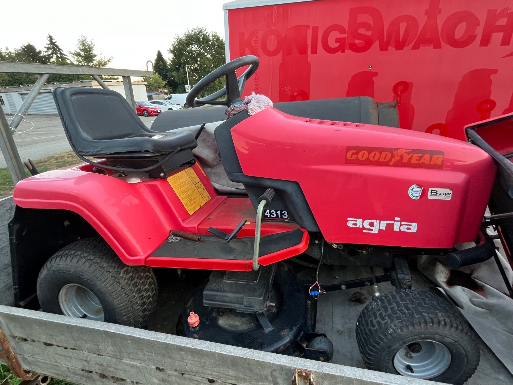 Rasenmäher: Rasenmäher Rasen -Traktor – Gebraucht aus Niederbipp von ARFIA