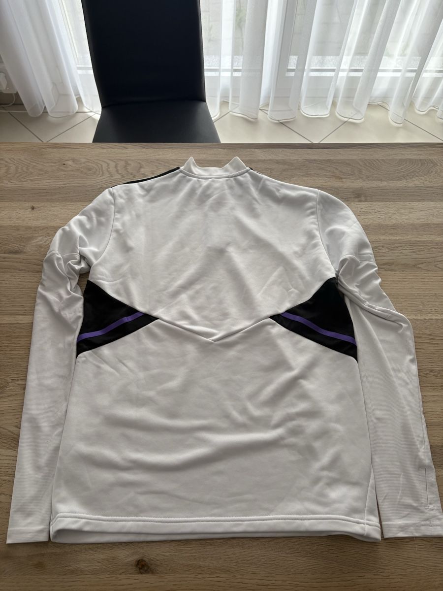 Real Madrid Canottiere & Pantaloni: Real Madrid Trainingsoberteil 22/23 – Usato da Domat/Ems venduto da tim_lq6b 5
