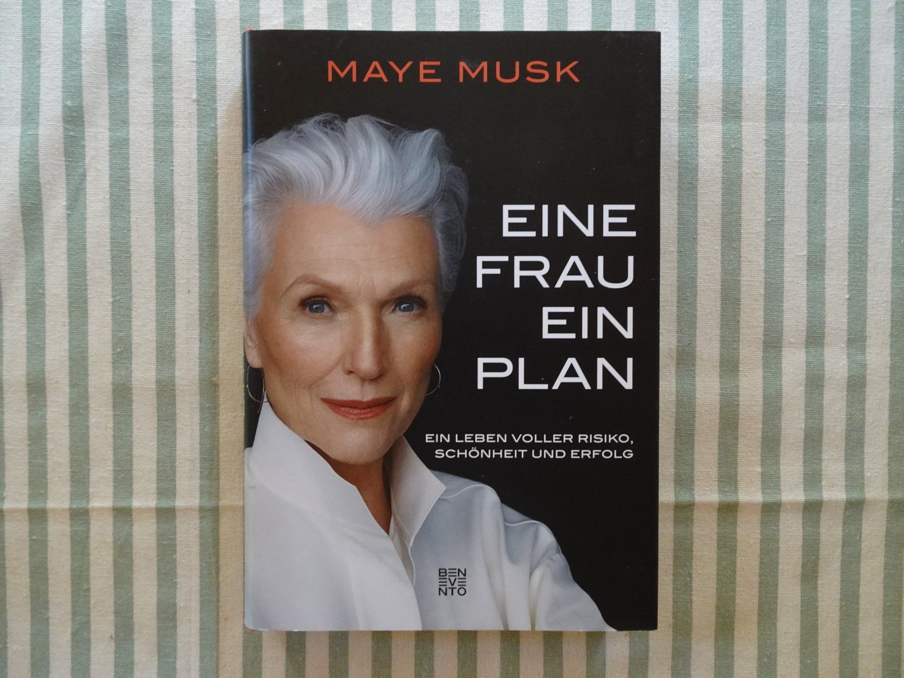 Libri: Maye Musk - Eine Frau, ein Plan - Autobiographie - B877 – Usato da Küssnacht am Rigi venduto da Bookslove-Divers