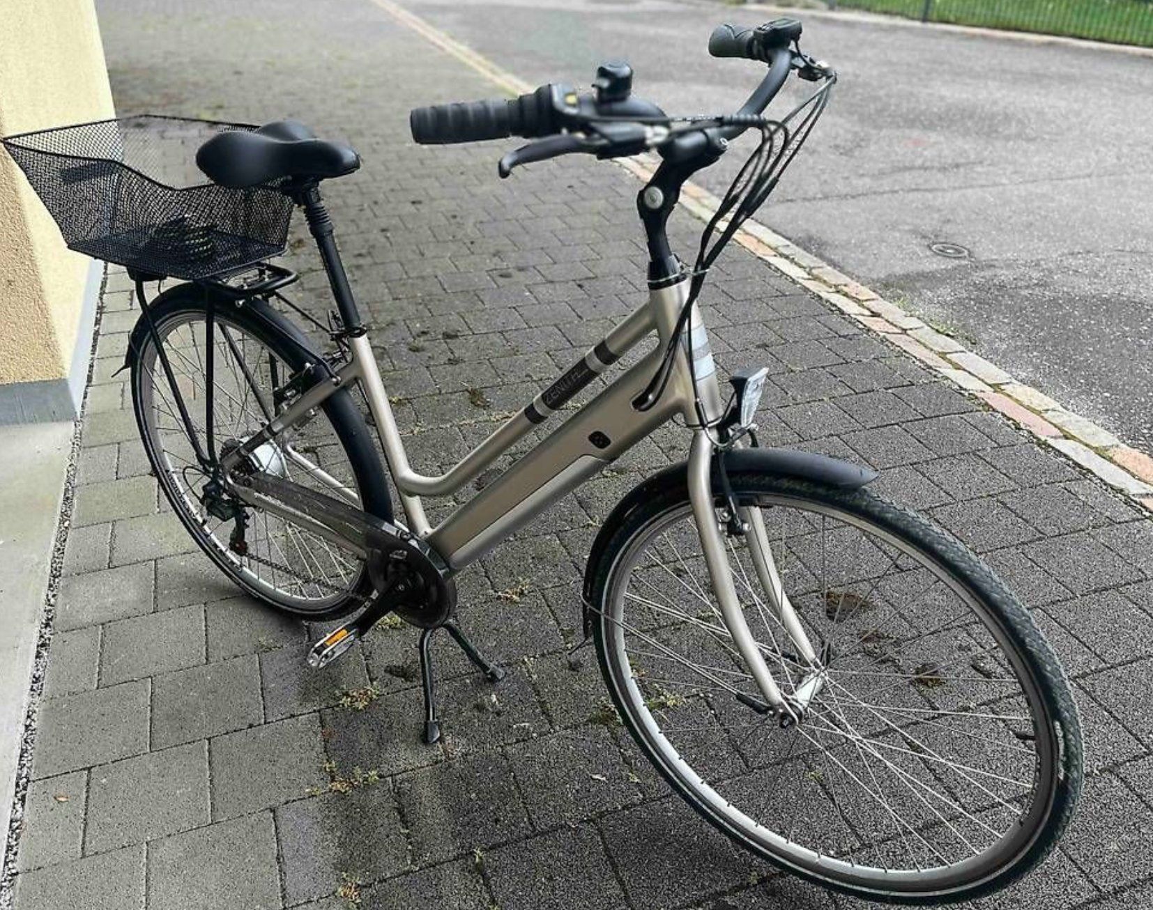Zenith Bikes Vélos: Zenith Comfort Easy E-Bike – D'occasion à Dornach par Cmokic